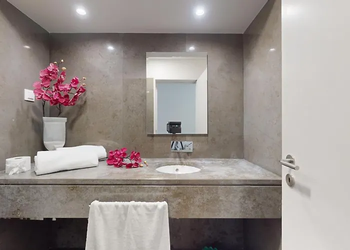 Azores Pico Salomao T4 - Super Spacious Apartment Ponta Delgada (Sao Miguel)